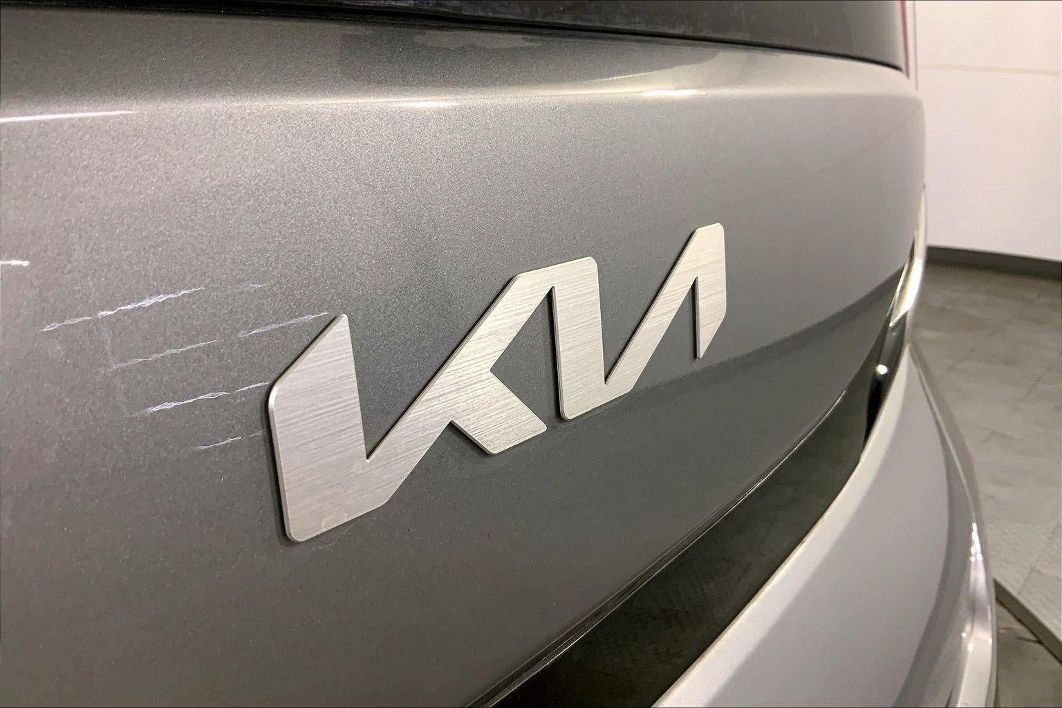 Certified 2025 Kia Soul LX FWD image 29