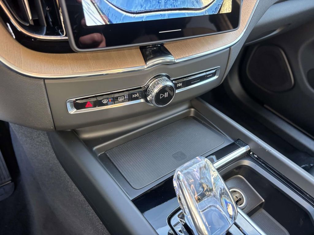 New 2026 Volvo XC60 B5 Plus w/ Protection Package Premier image 21