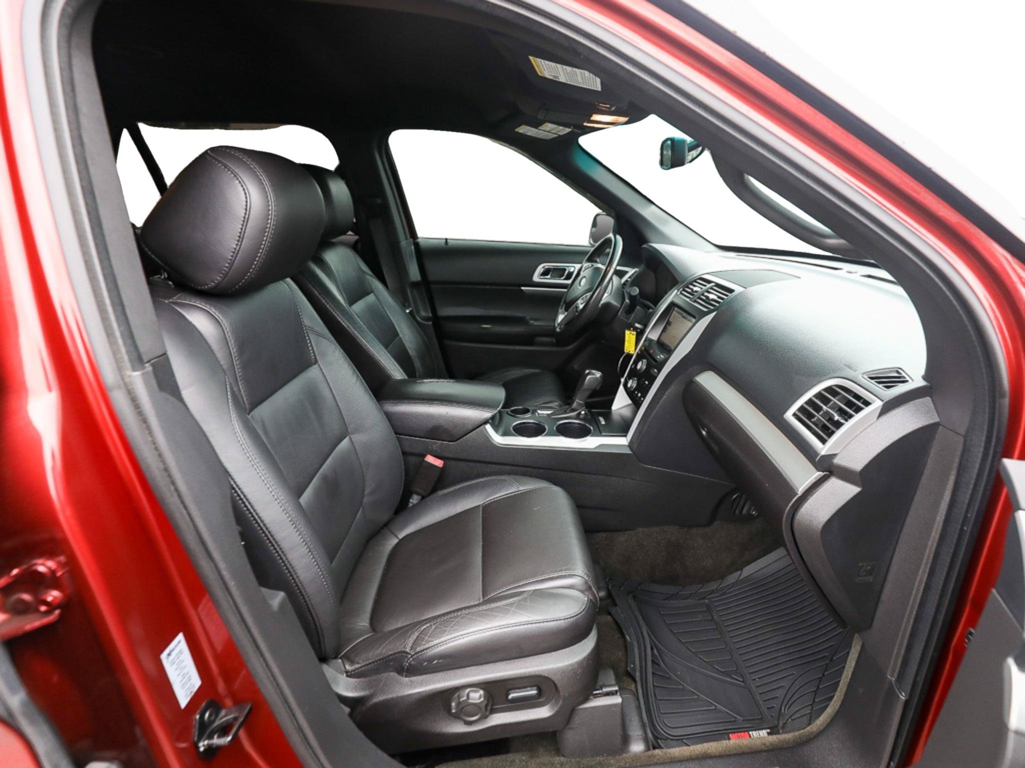 Used 2014 Ford Explorer XLT w/ Equipment Group 202A FWD image 22