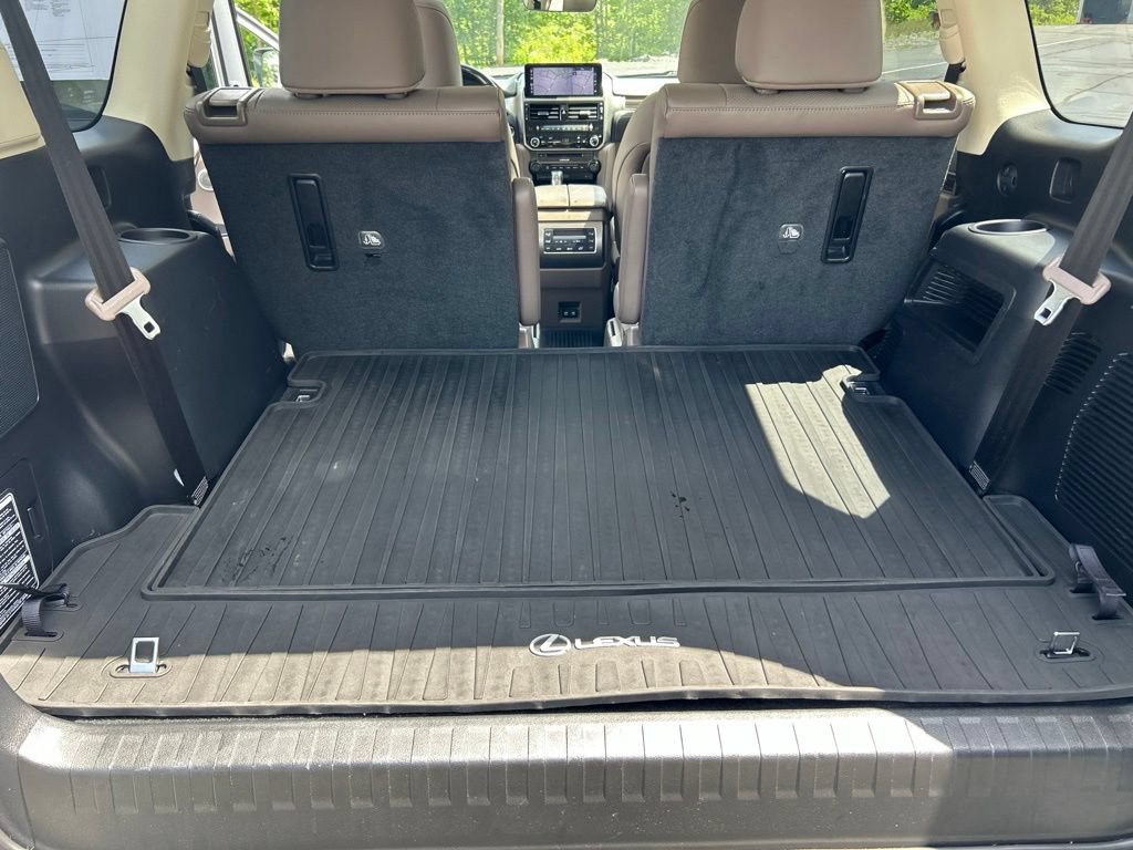 Used 2022 Lexus GX 460 Luxury w/ Sport Design Package AWD/4WD image 27