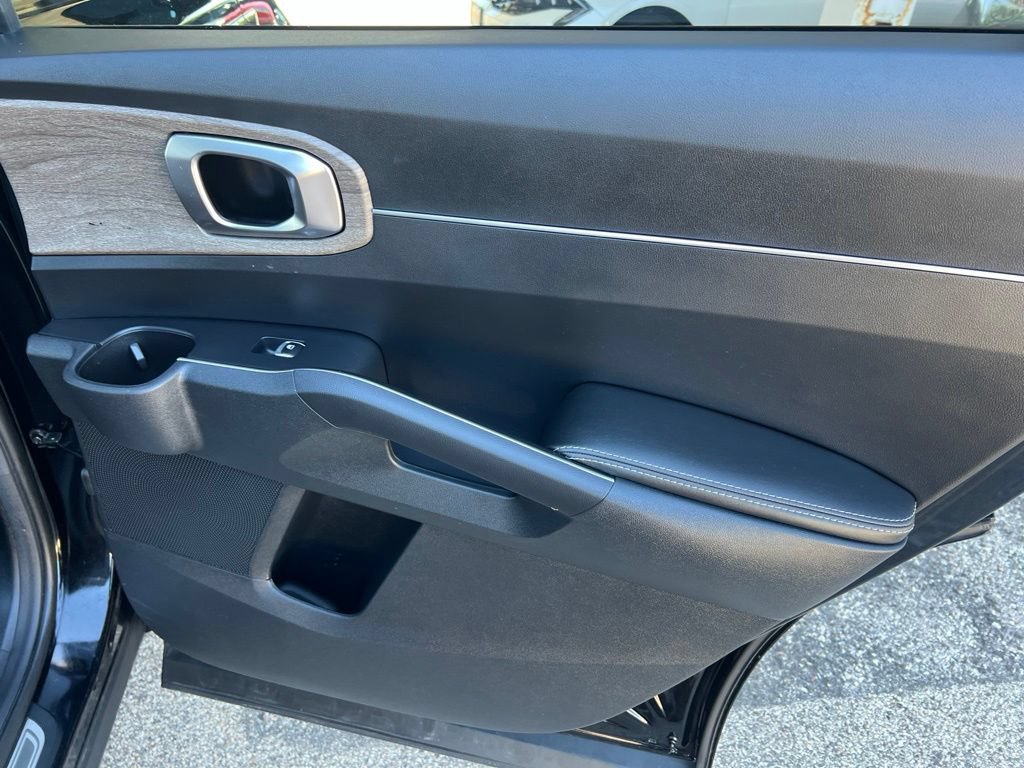 Certified 2023 Kia Sorento EX w/ Panoramic Sunroof Package FWD image 19