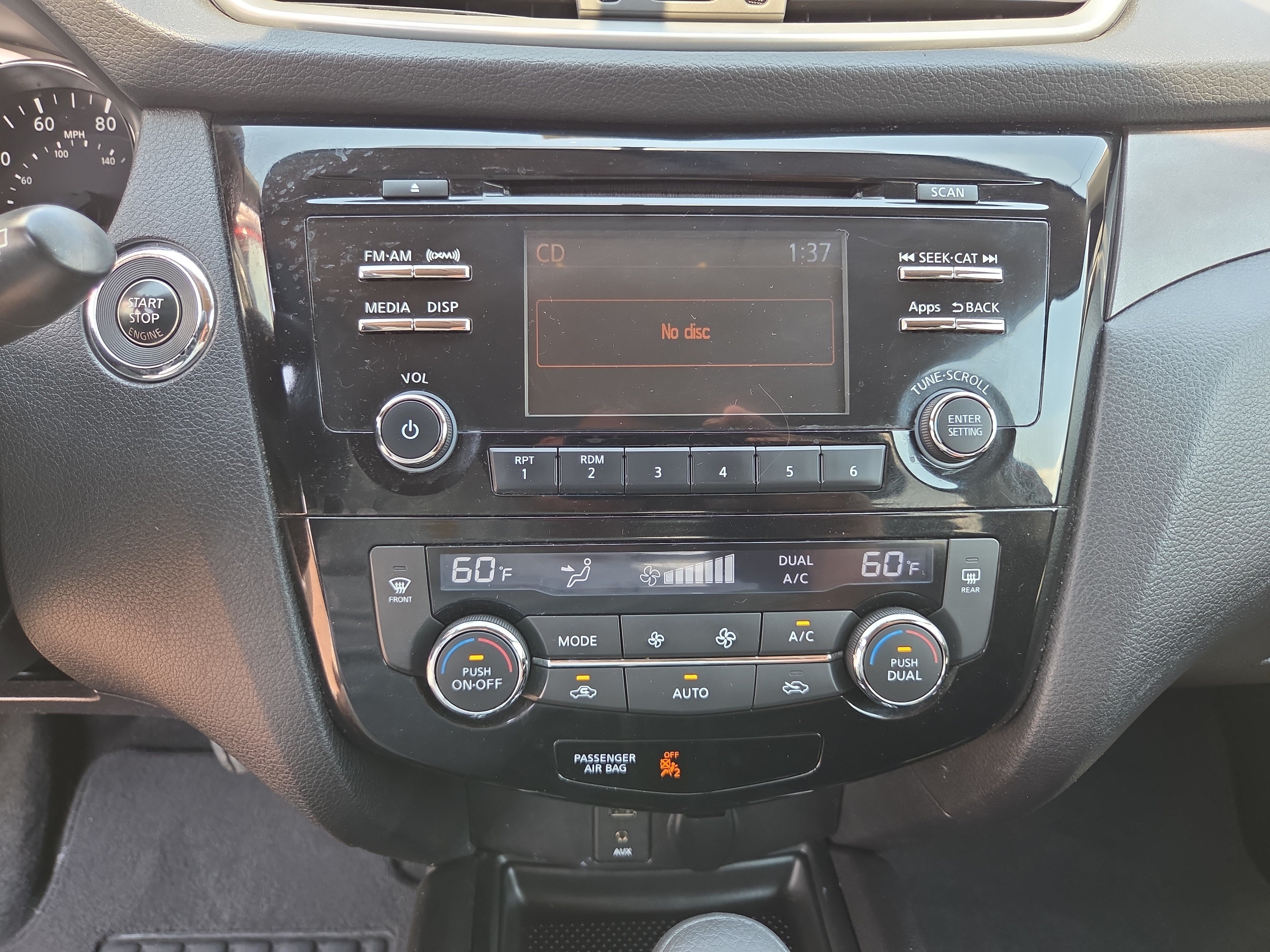 Used 2015 Nissan Rogue SV AWD/4WD image 22