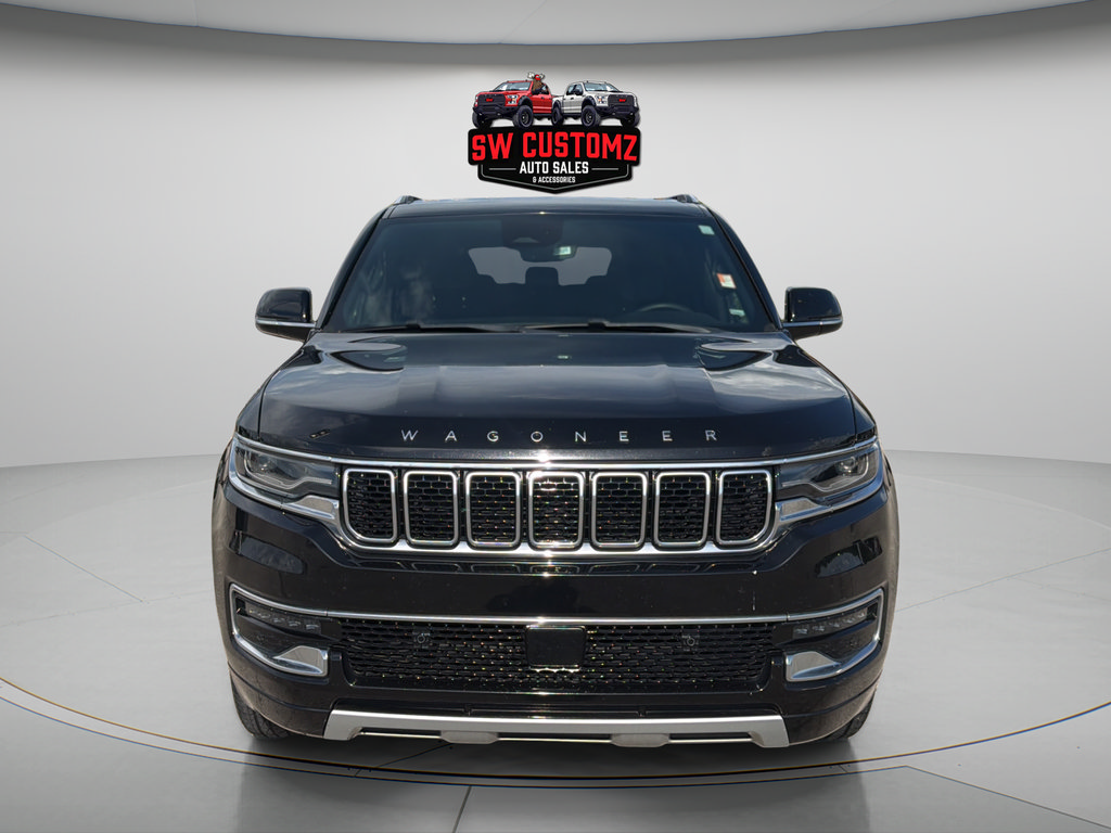 Used 2024 Jeep Wagoneer L Series II RWD image 2