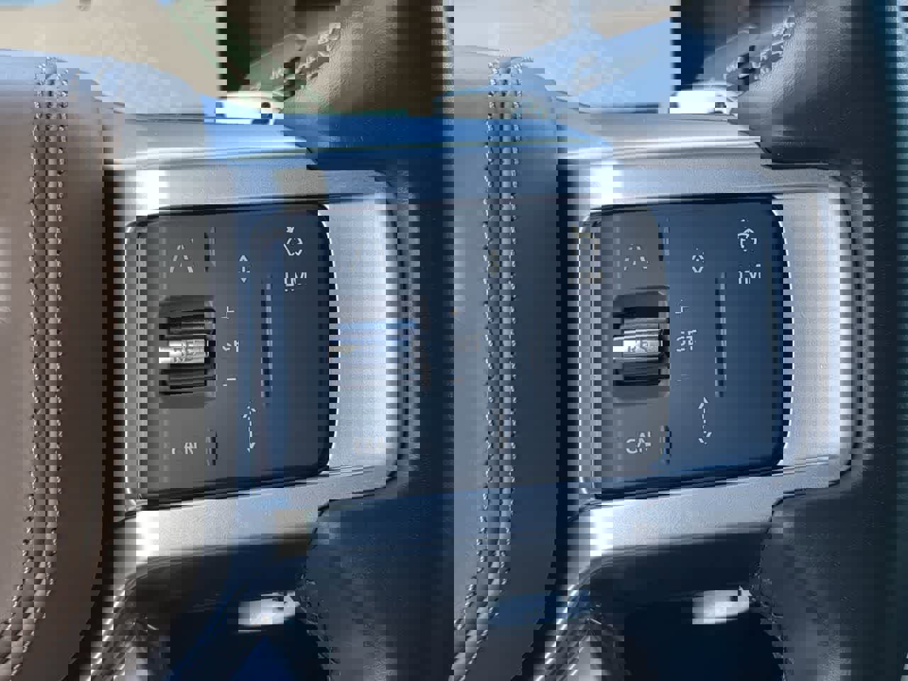 Used 2023 Land Rover Discovery HSE R-Dynamic image 28