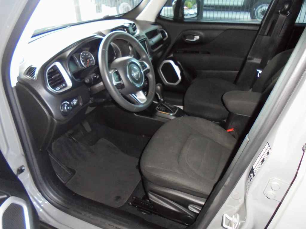 Used 2020 Jeep Renegade Latitude FWD image 7