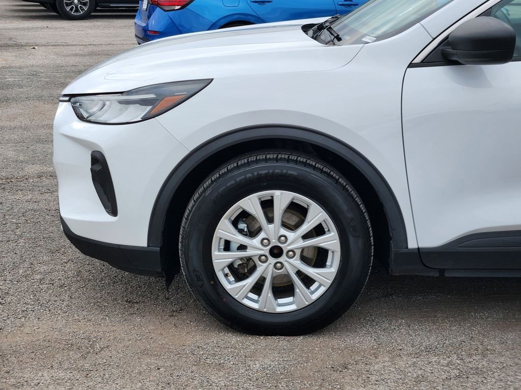 Used 2024 Ford Escape Active w/ Cold Weather Package FWD image 8