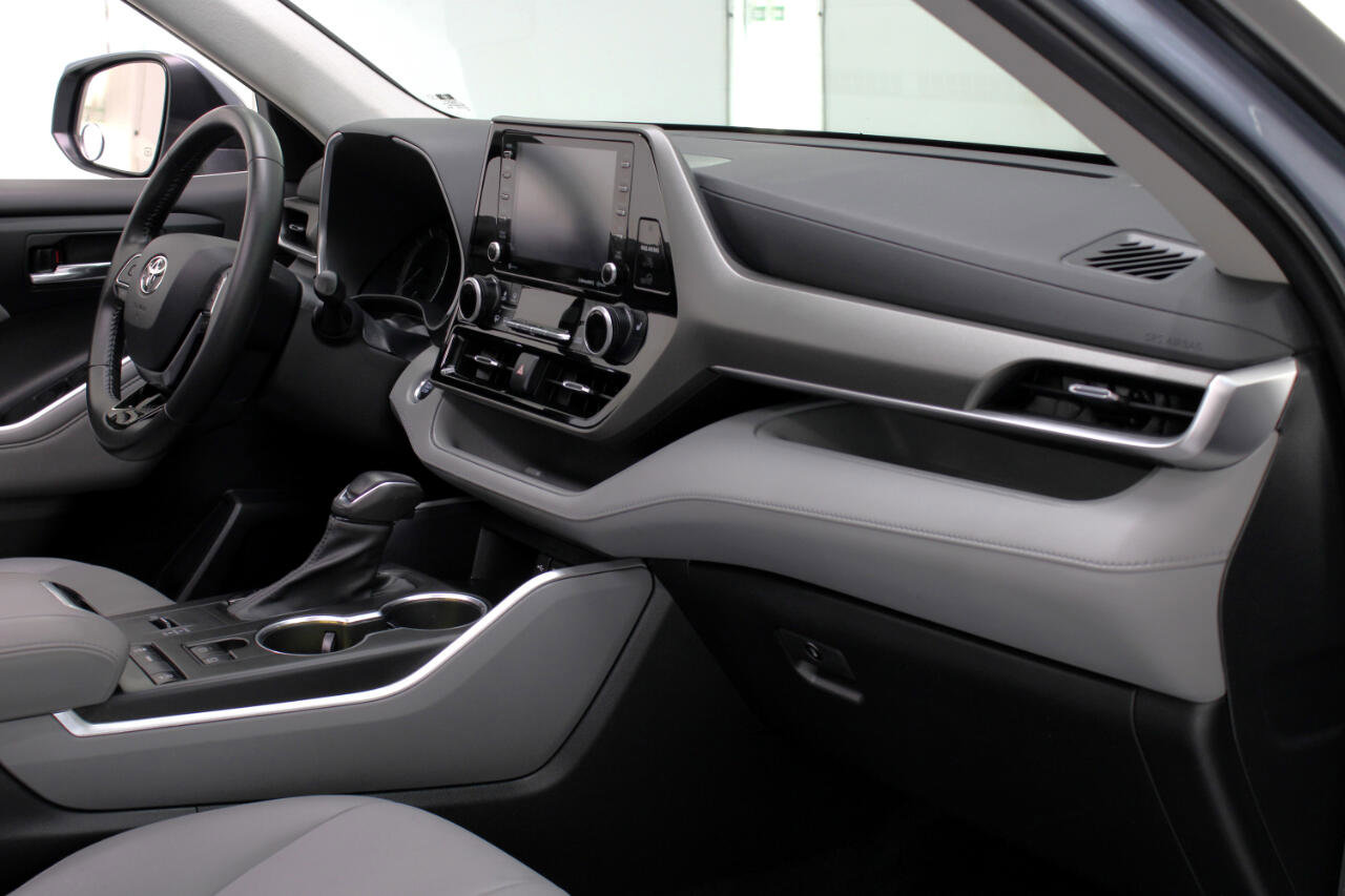 Used 2021 Toyota Highlander XLE image 50