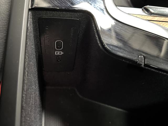 Used 2024 Volvo XC90 B5 Plus image 24