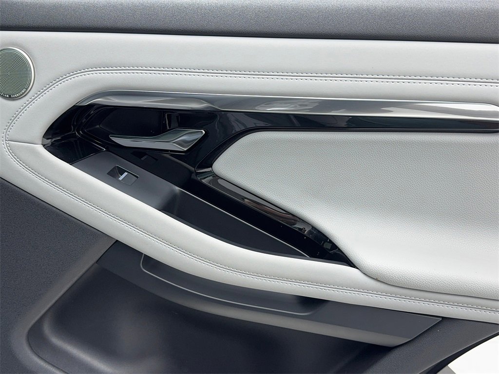 Used 2023 Land Rover Range Rover Evoque R-Dynamic SE image 52