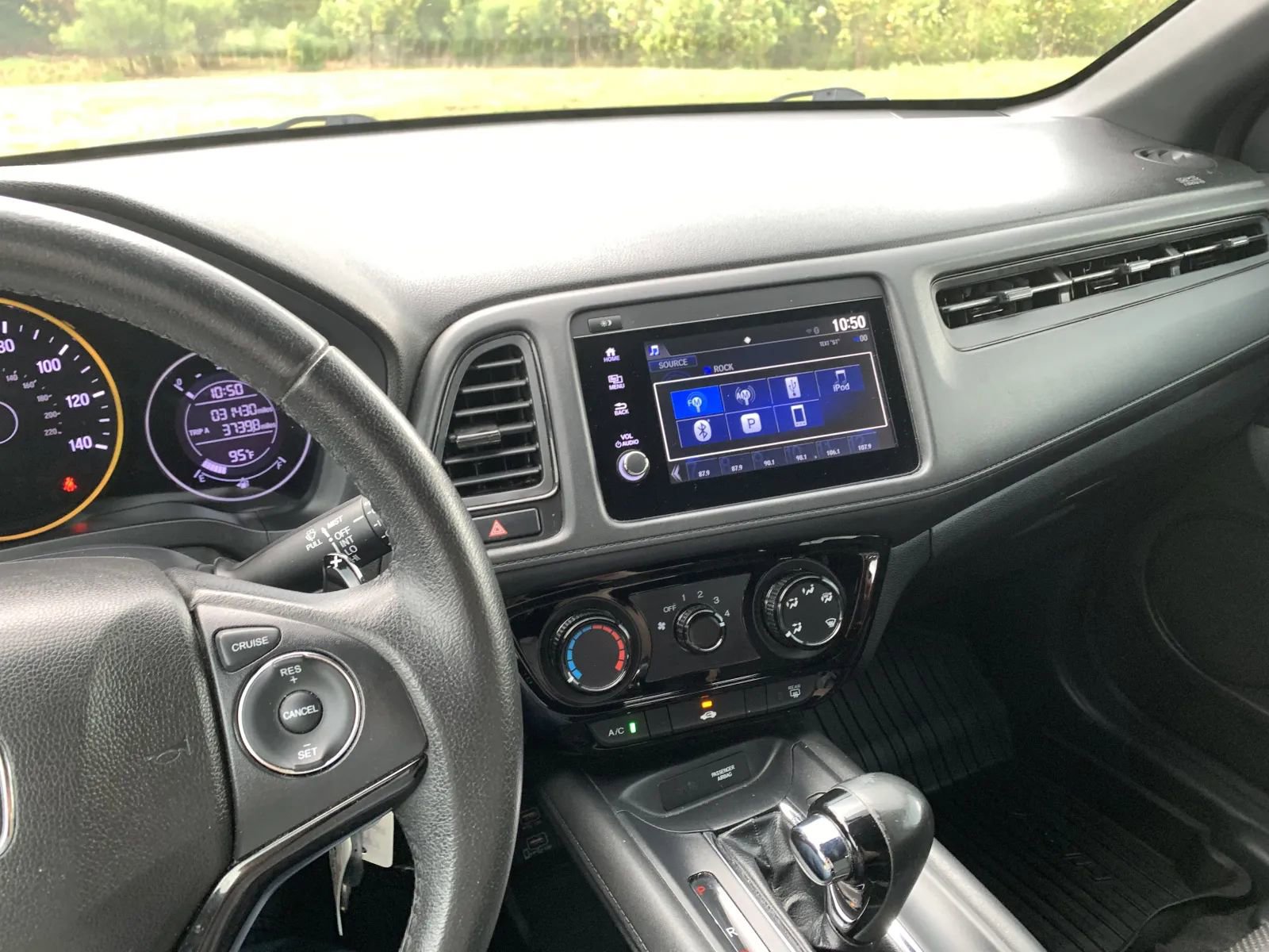 Used 2021 Honda HR-V Sport image 12