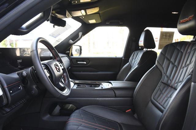 Used 2025 Nissan Armada PRO-4X AWD/4WD image 24
