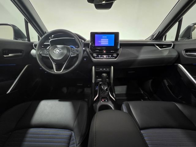 Used 2025 Toyota Corolla Cross XSE w/ Convenience Package image 14
