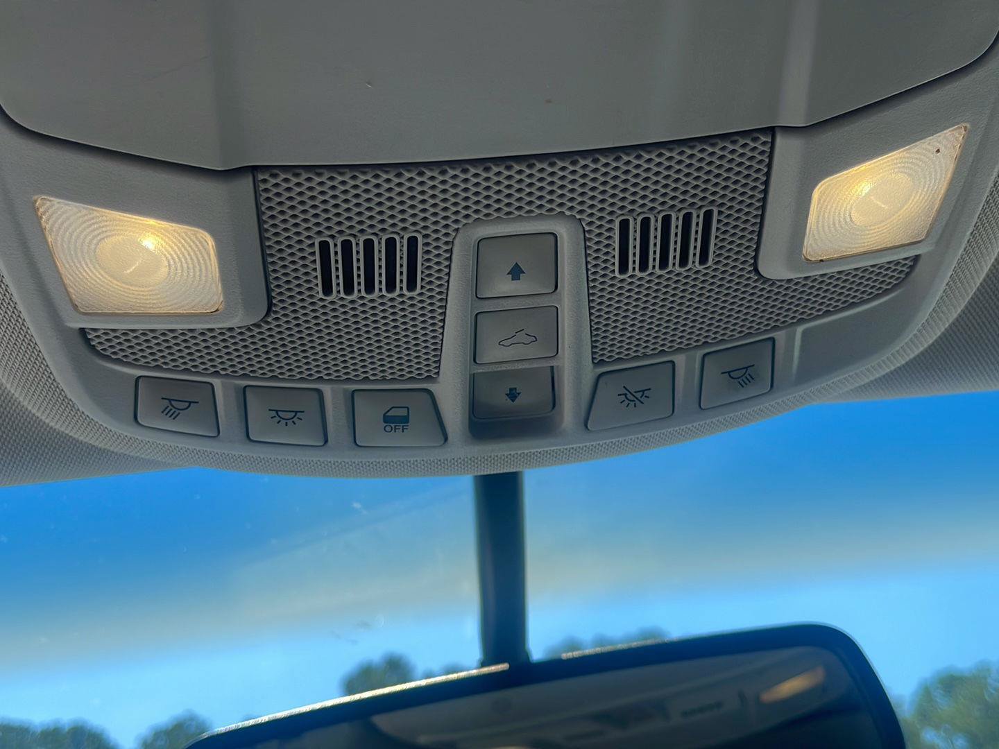 Used 2013 Lincoln MKZ FWD image 29