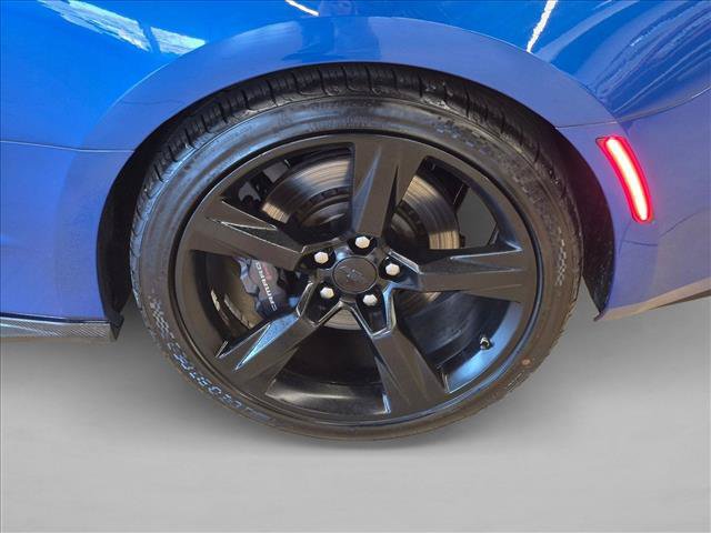 Used 2018 Chevrolet Camaro SS RWD image 24