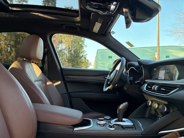Used 2022 Alfa Romeo Stelvio Ti image 25