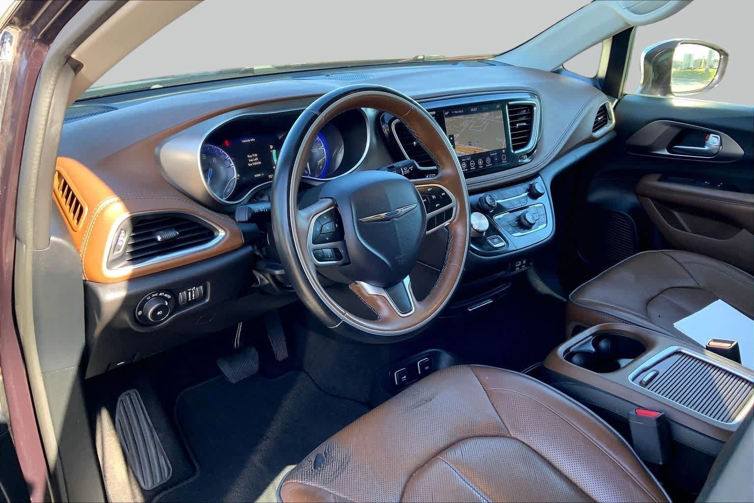 Used 2019 Chrysler Pacifica Limited FWD image 25
