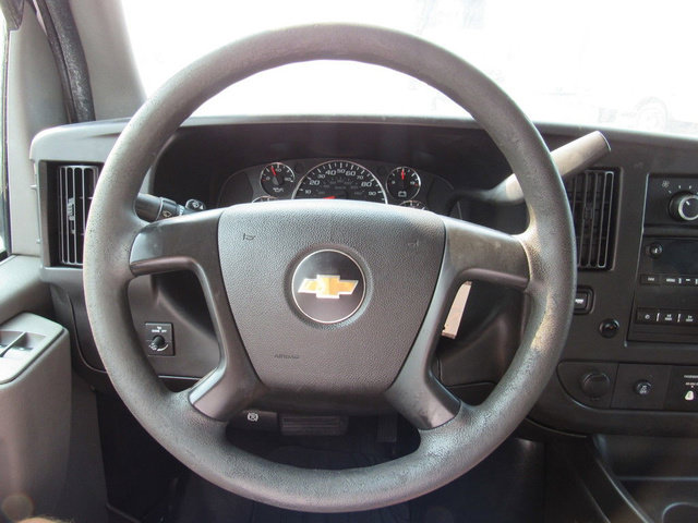 Used 2015 Chevrolet Express 2500 RWD image 31