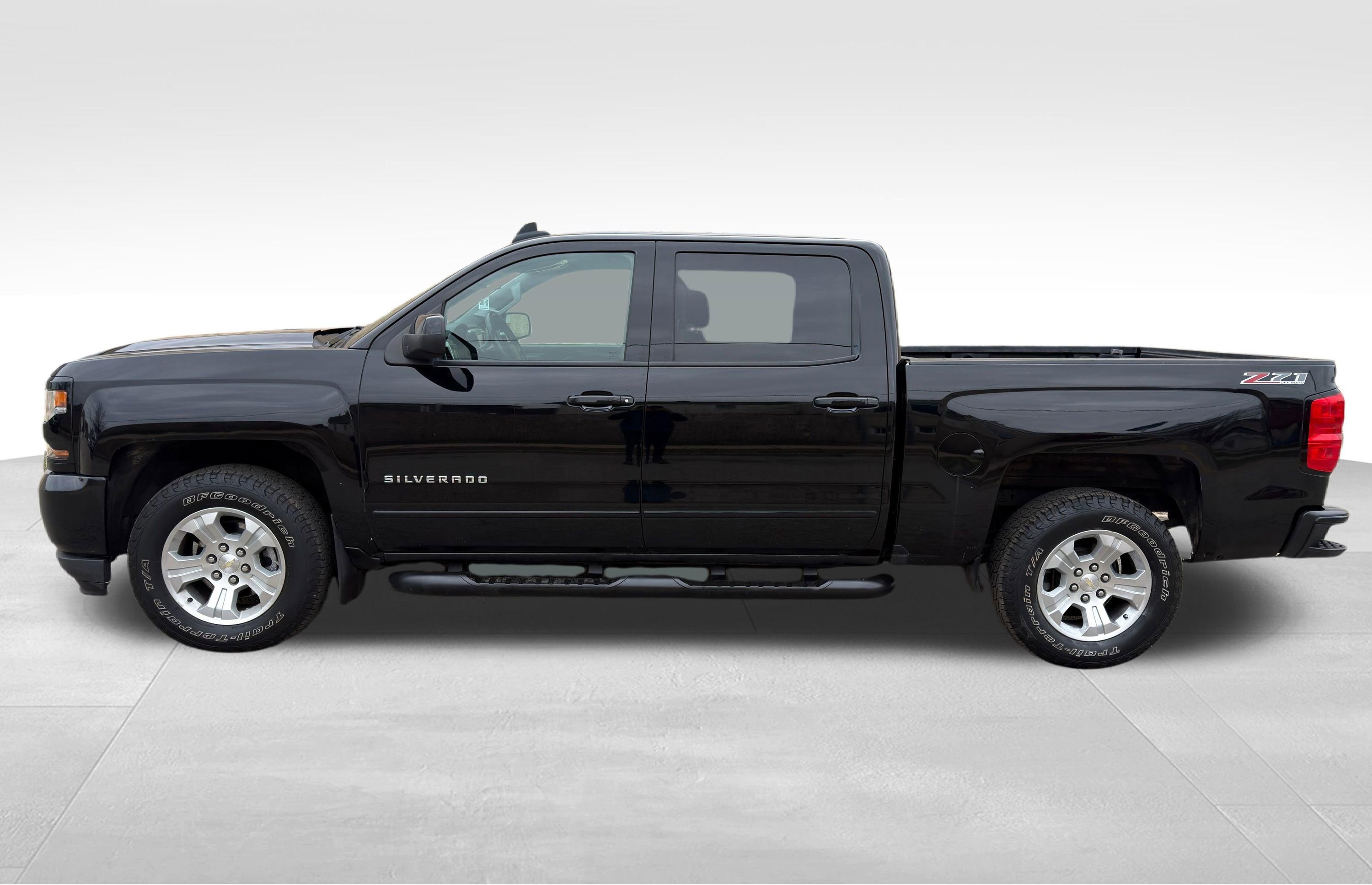 Used 2017 Chevrolet Silverado 1500 LT w/ All Star Edition image 10