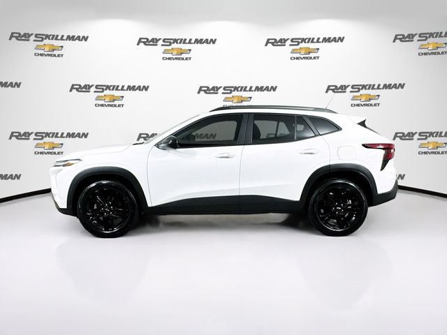 Used 2024 Chevrolet Trax ACTIV w/ Sunroof Package FWD image 4