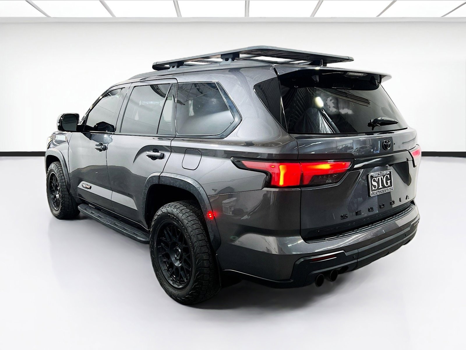 Used 2023 Toyota Sequoia TRD Pro AWD/4WD image 6