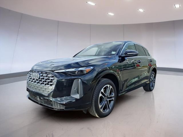 Used 2025 Audi Q5 Premium w/ Convenience Package image 5