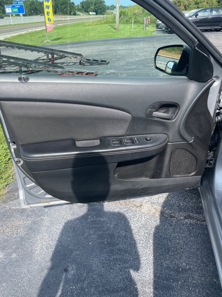 Used 2013 Dodge Avenger SE FWD image 10