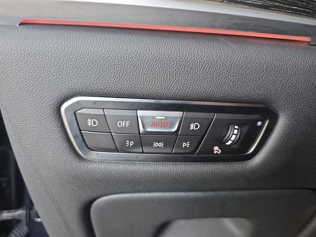 Used 2022 BMW X7 xDrive40i w/ M Sport Package AWD/4WD image 28