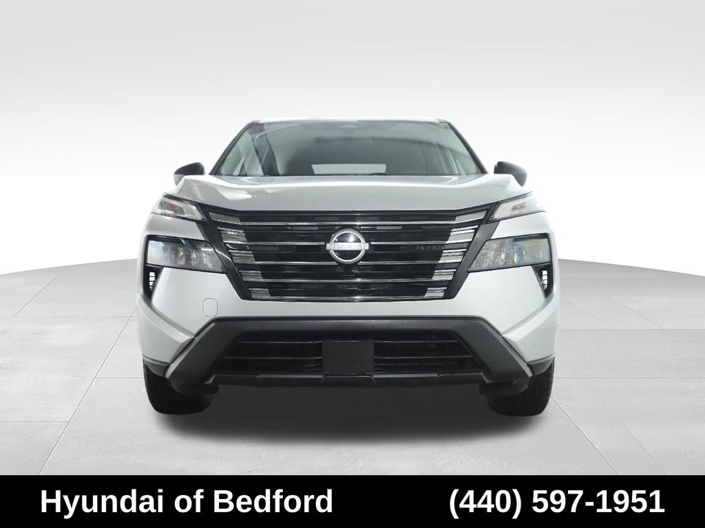 Used 2024 Nissan Rogue S AWD/4WD image 5