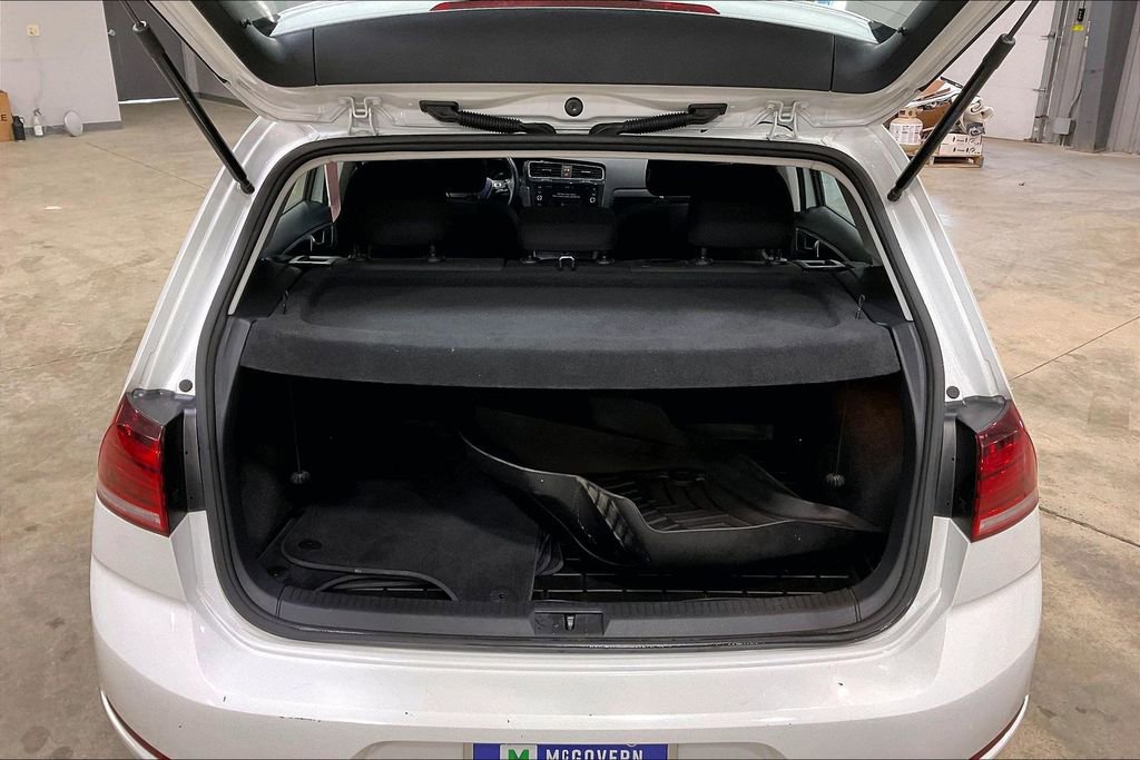 Used 2019 Volkswagen e-Golf SE w/ Driver Assistance Package FWD image 34