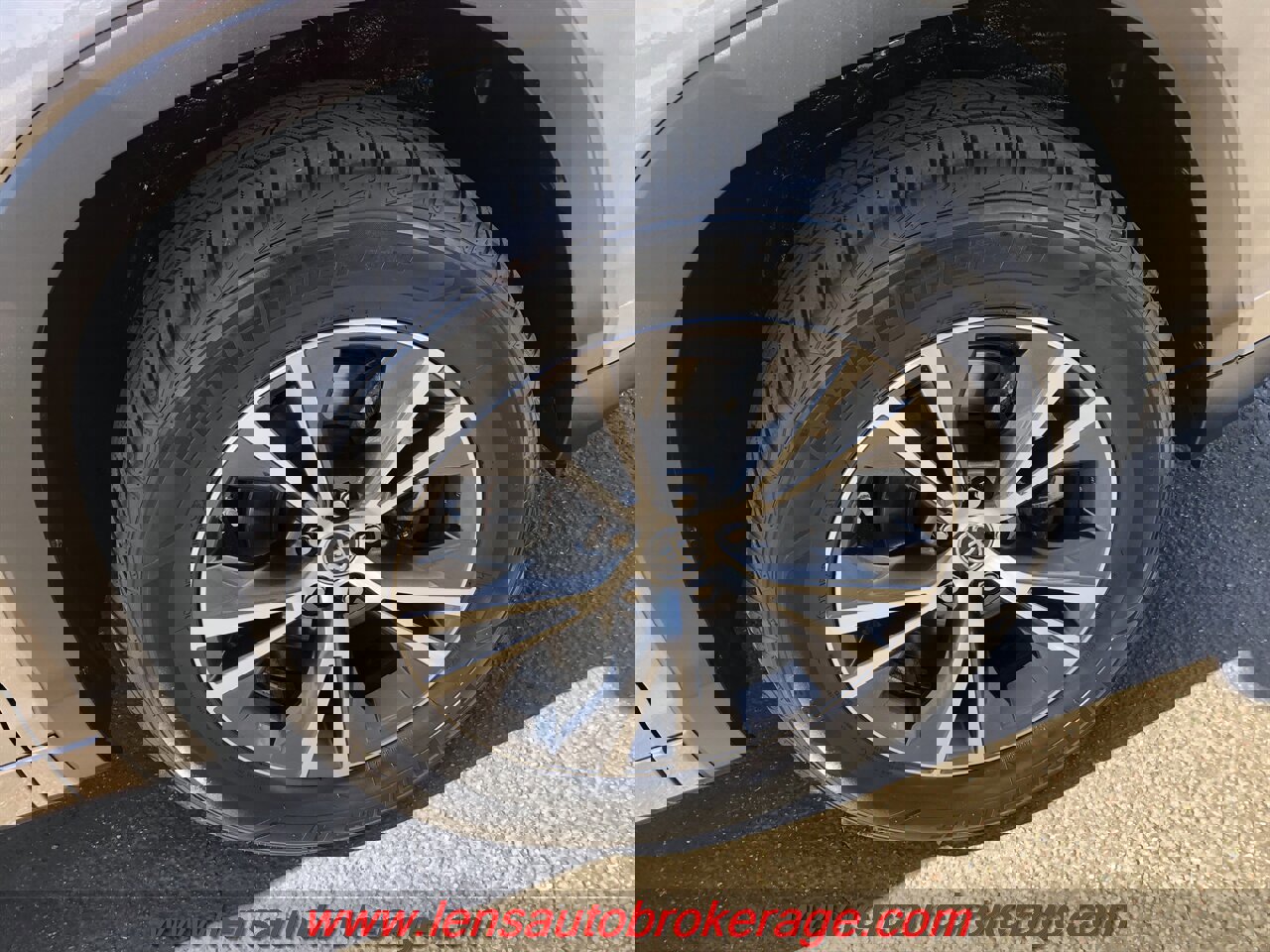 Used 2017 Toyota Highlander Plus image 26