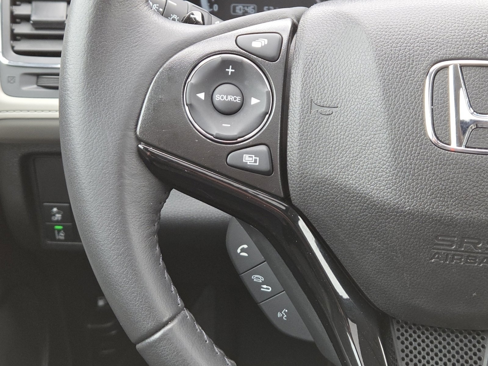 Used 2019 Honda HR-V Touring image 34