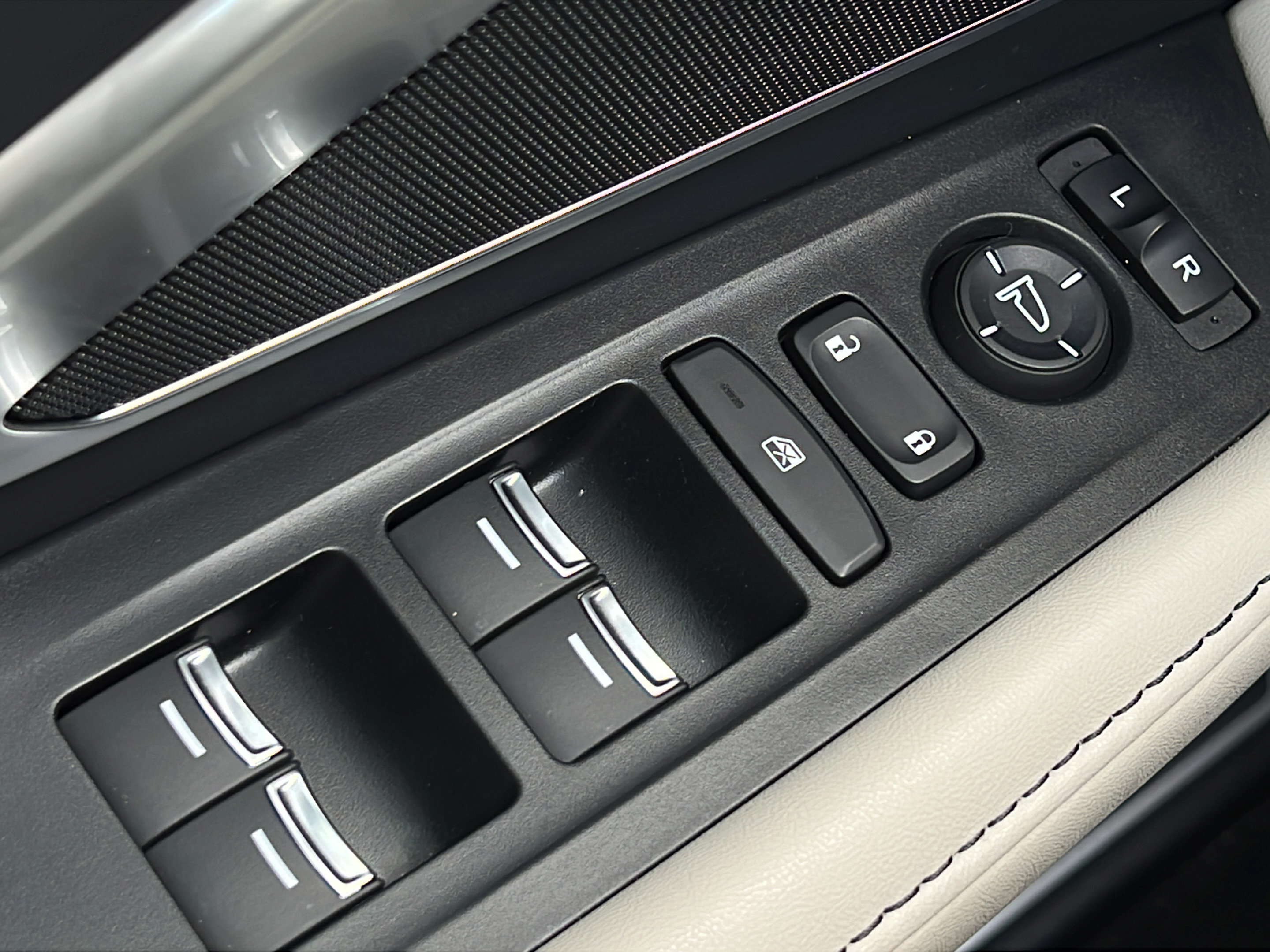 Certified 2026 Acura RDX SH-AWD image 21