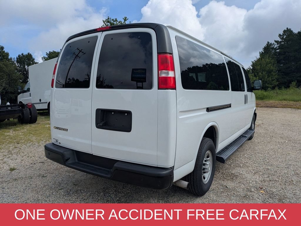 Used 2023 Chevrolet Express 3500 LS RWD image 2