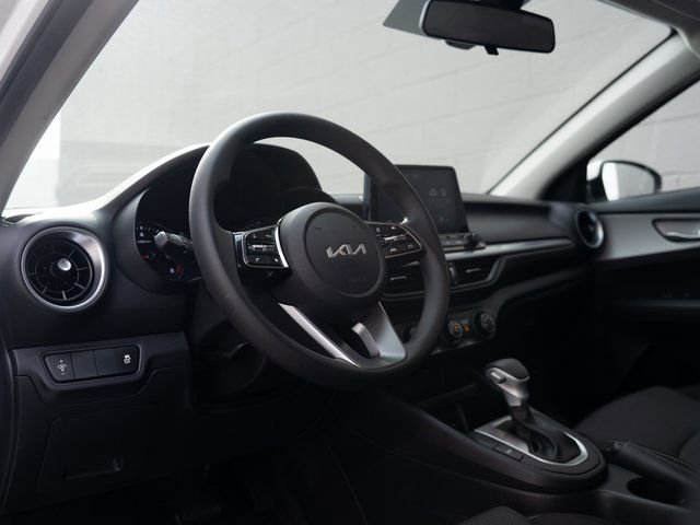 Used 2023 Kia Forte LXS image 4