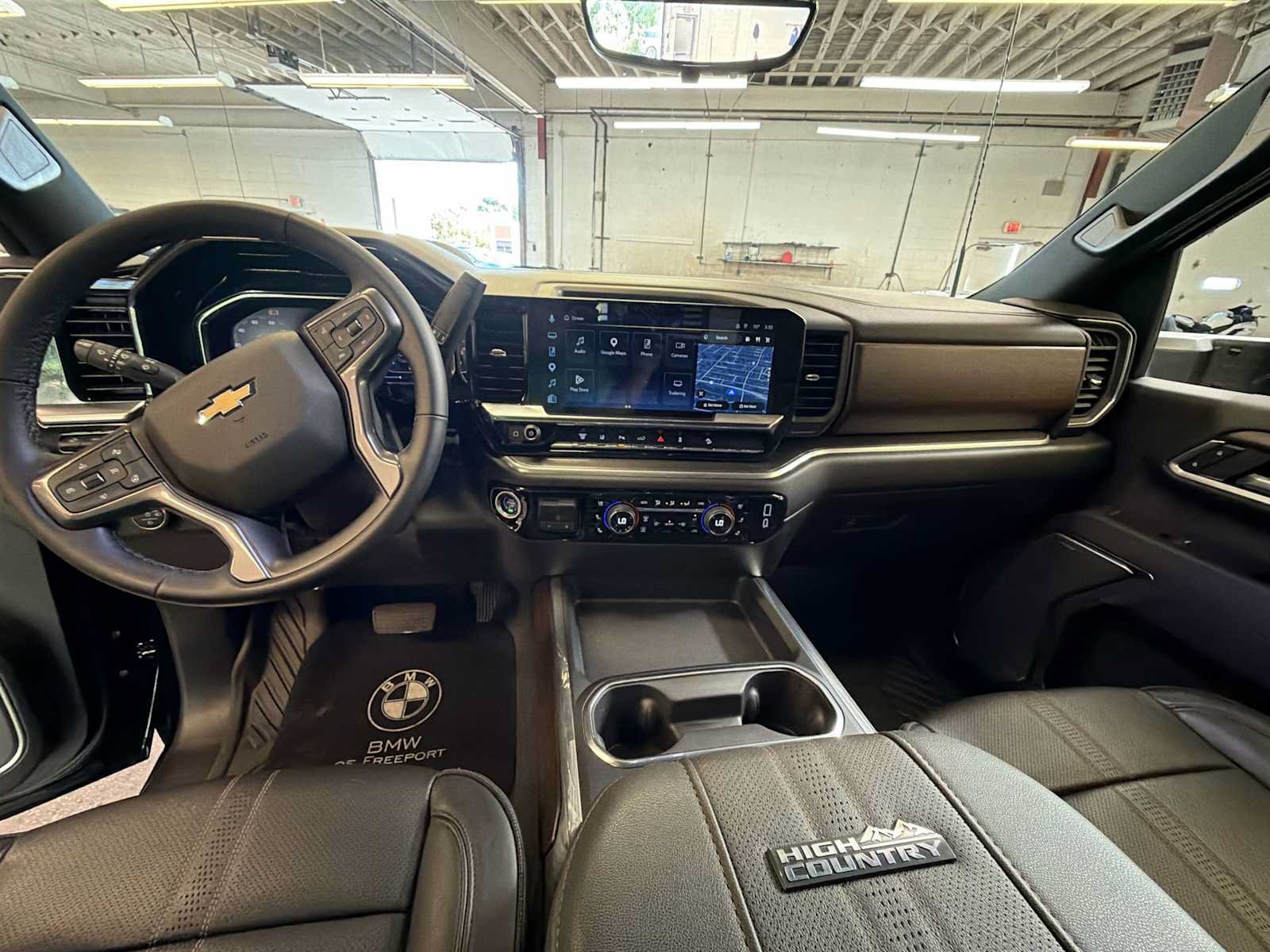 Used 2025 Chevrolet Silverado 2500 High Country w/ High Country Premium Package AWD/4WD image 12