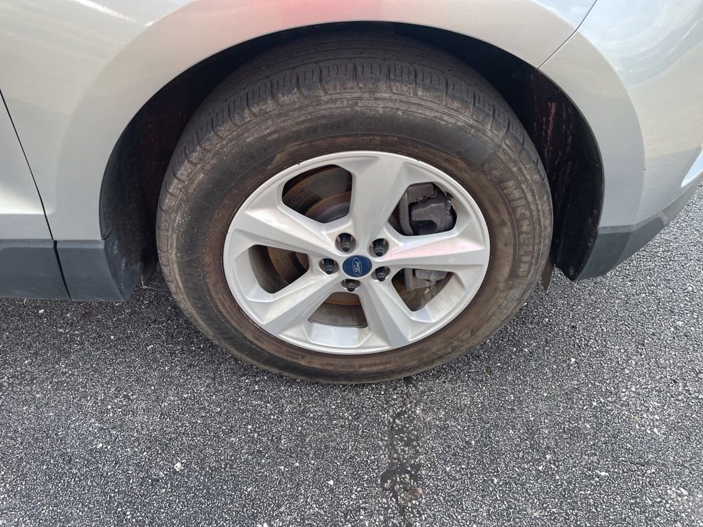 Used 2021 Ford Edge SE image 15