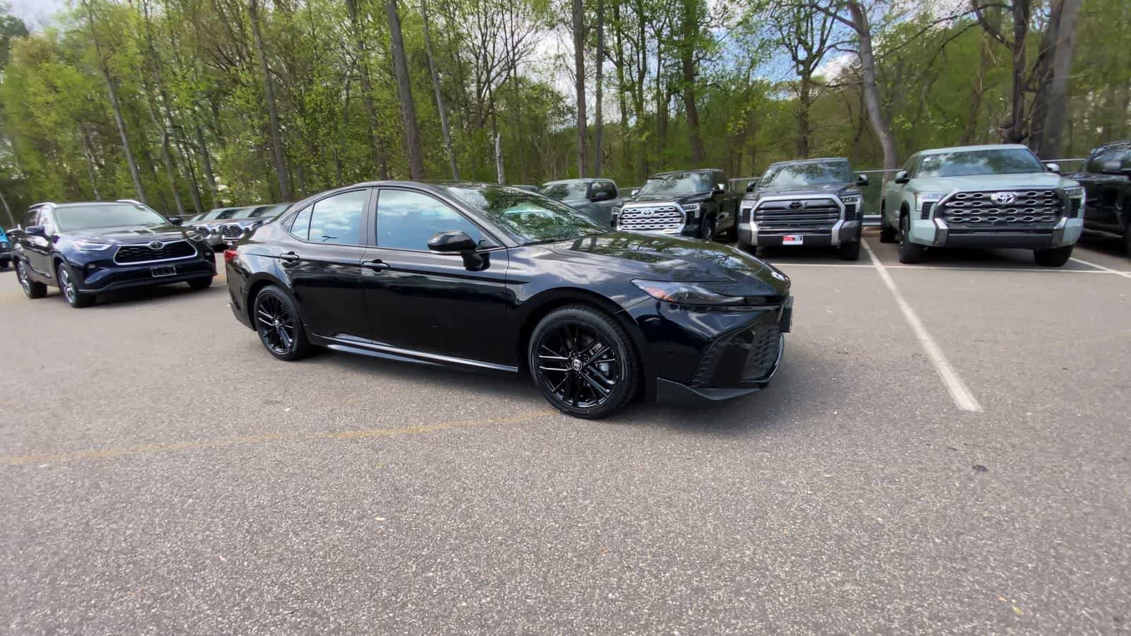 Used 2025 Toyota Camry SE FWD image 7