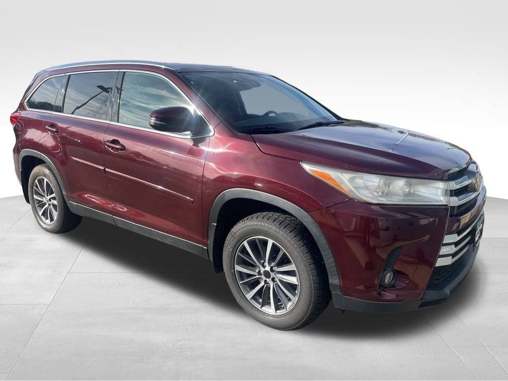 Used 2019 Toyota Highlander XLE image 32