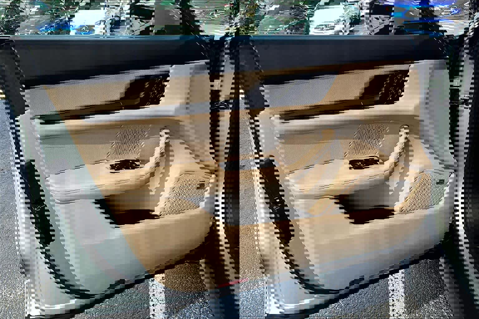 Used 2022 Porsche Taycan image 21