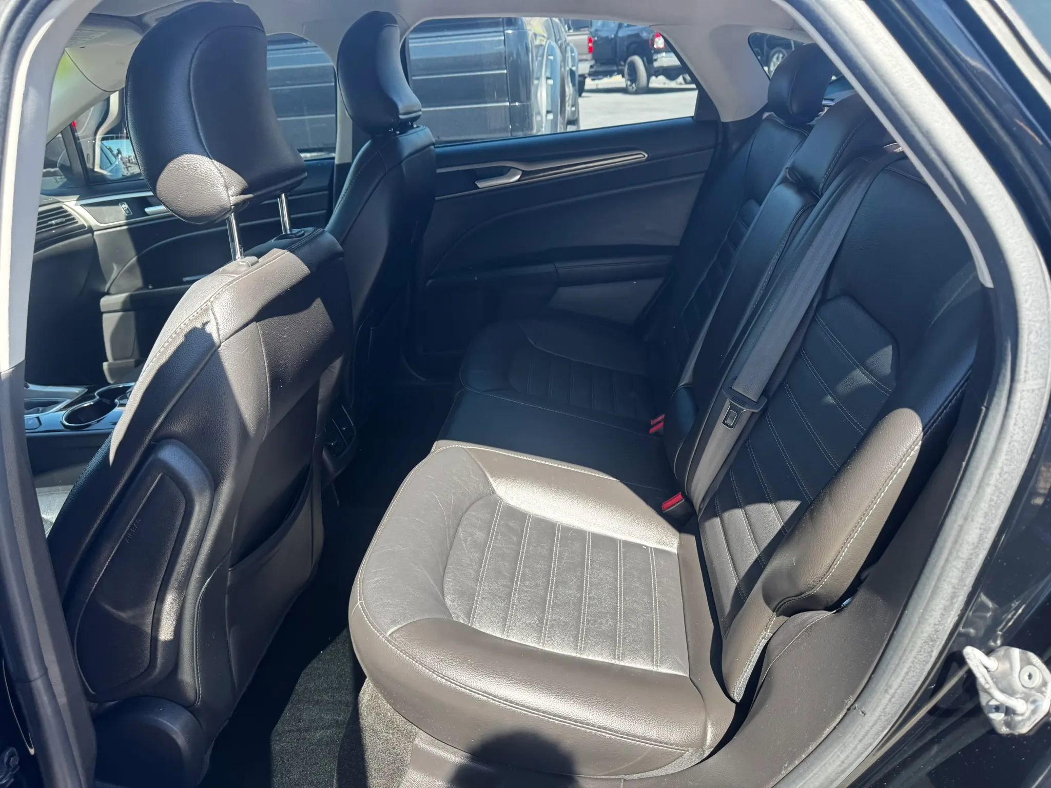 Used 2016 Ford Fusion SE w/ Equipment Group 202A FWD image 13