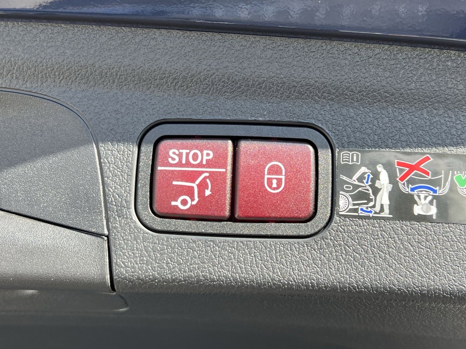 New 2026 Mercedes-Benz GLE 450e 4MATIC image 25