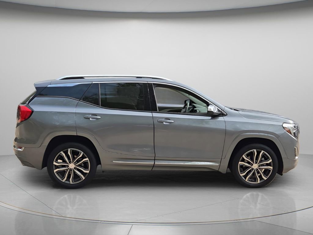 Used 2019 GMC Terrain Denali w/ Advanced Safety Package image 8