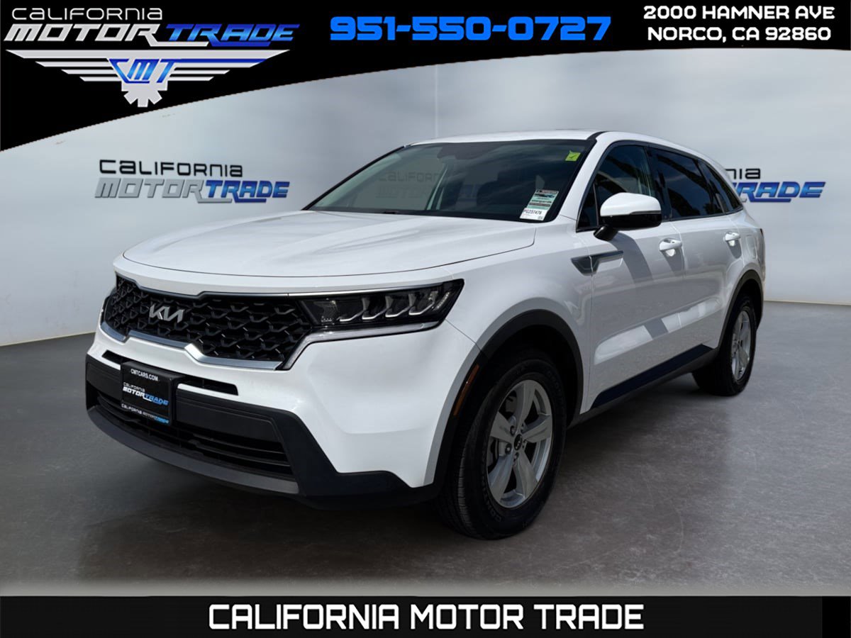 Used 2023 Kia Sorento LX image 1
