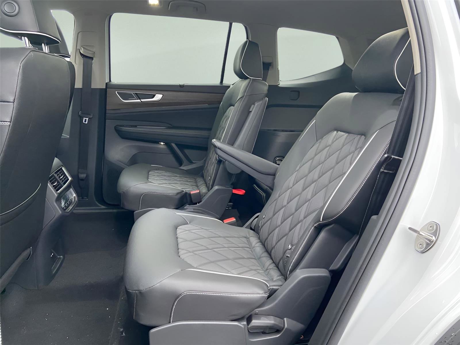 New 2026 Volkswagen Atlas SEL Premium R-Line image 7