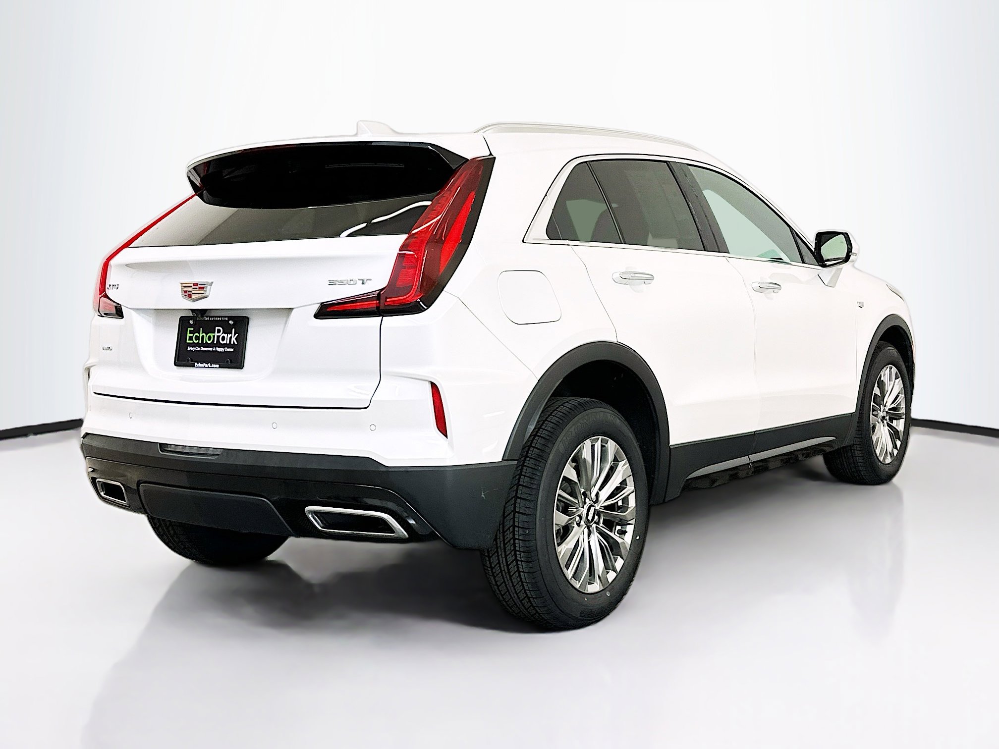 Used 2024 Cadillac XT4 Premium Luxury image 9