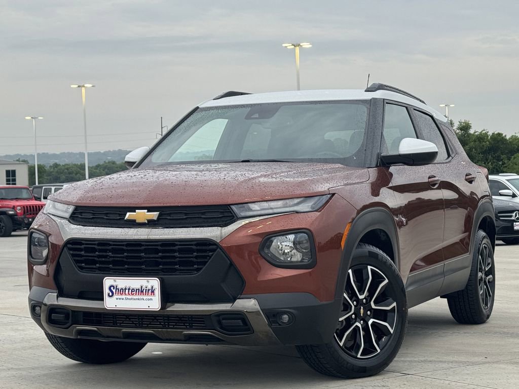 Used 2021 Chevrolet TrailBlazer ACTIV w/ Convenience Package FWD image 2