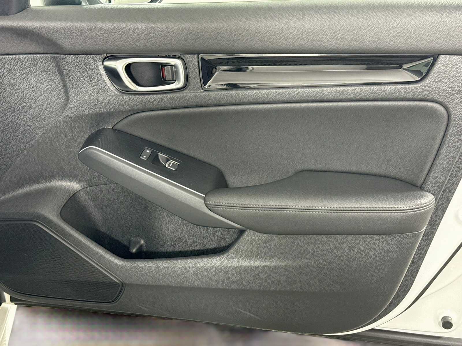 Certified 2025 Honda Civic Sport Touring image 32