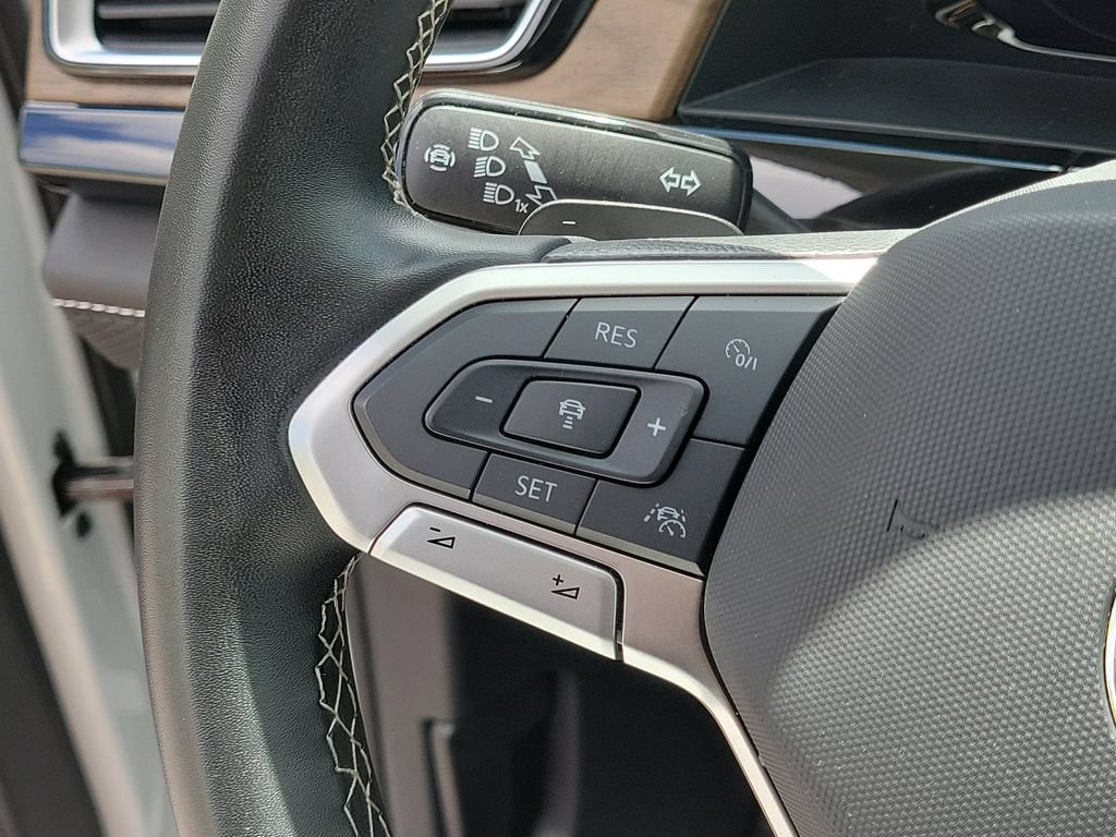 Used 2025 Volkswagen Atlas SE FWD image 29