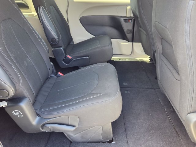 Used 2023 Chrysler Voyager LX FWD image 16
