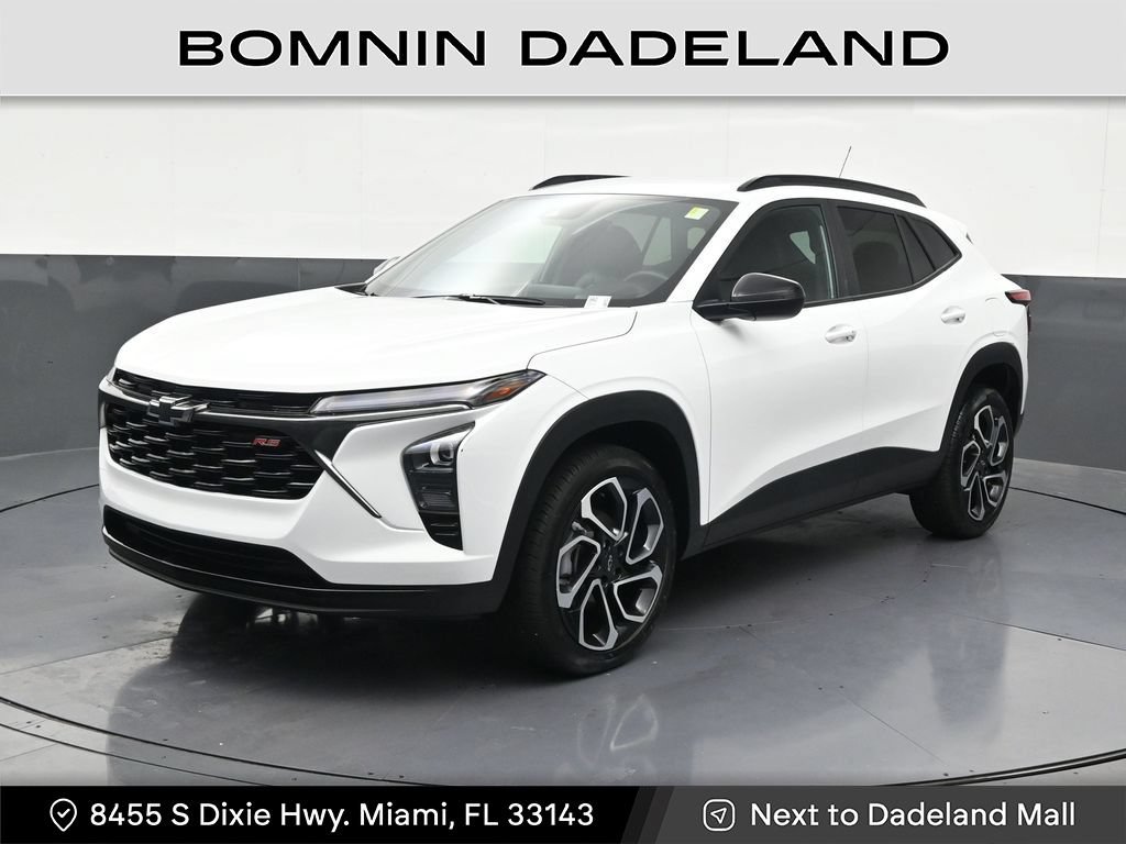 Used 2025 Chevrolet Trax RS FWD image 1